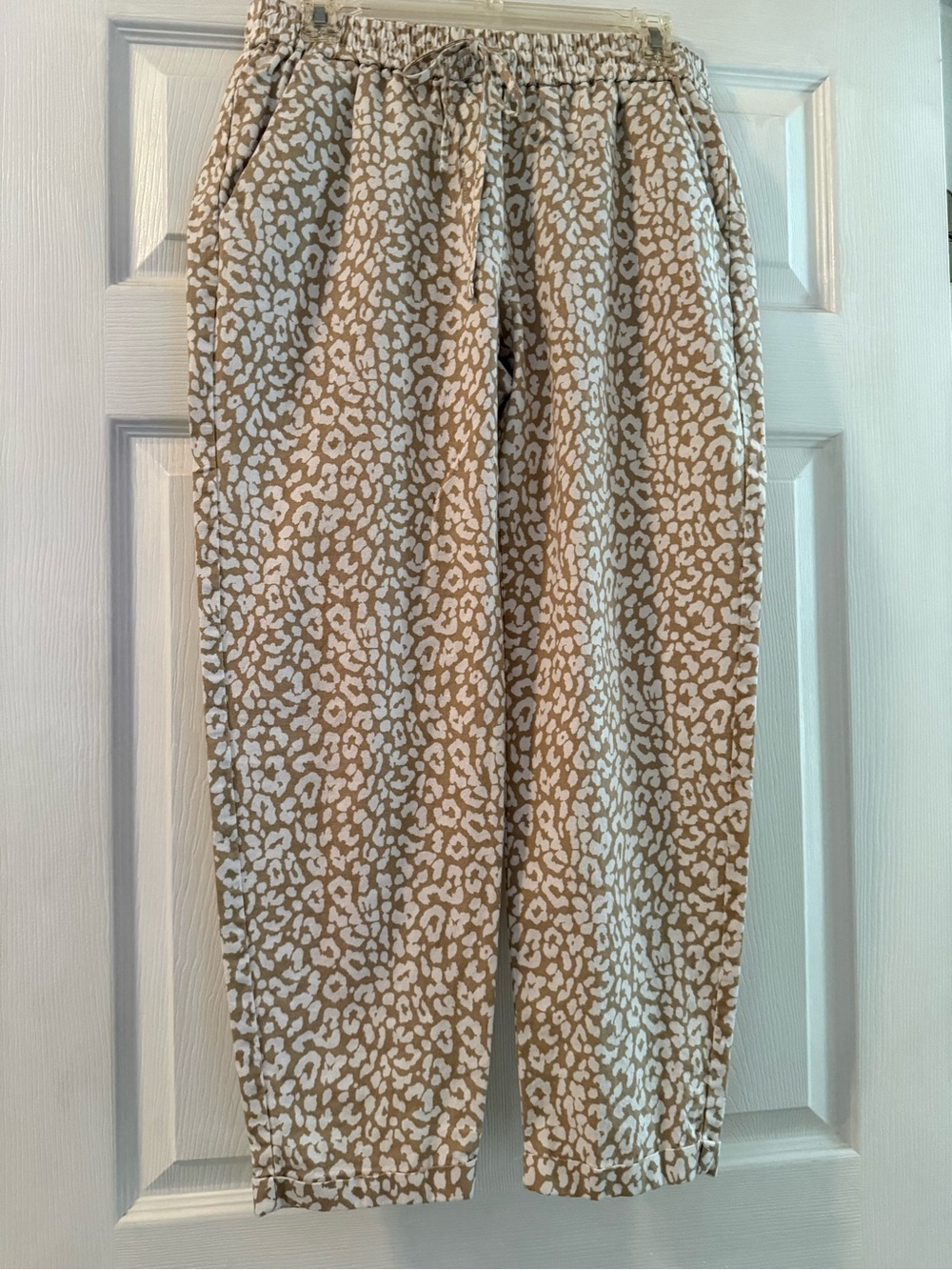J Crew Beige and White Leopard Print Elastic Waist Pants size 6